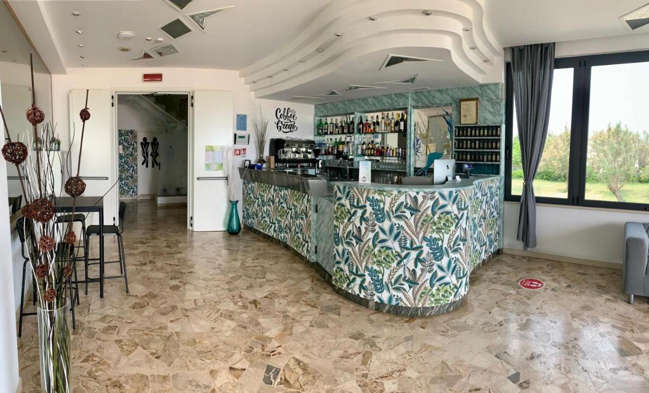 Hotel Tritone Rimini Exterior photo