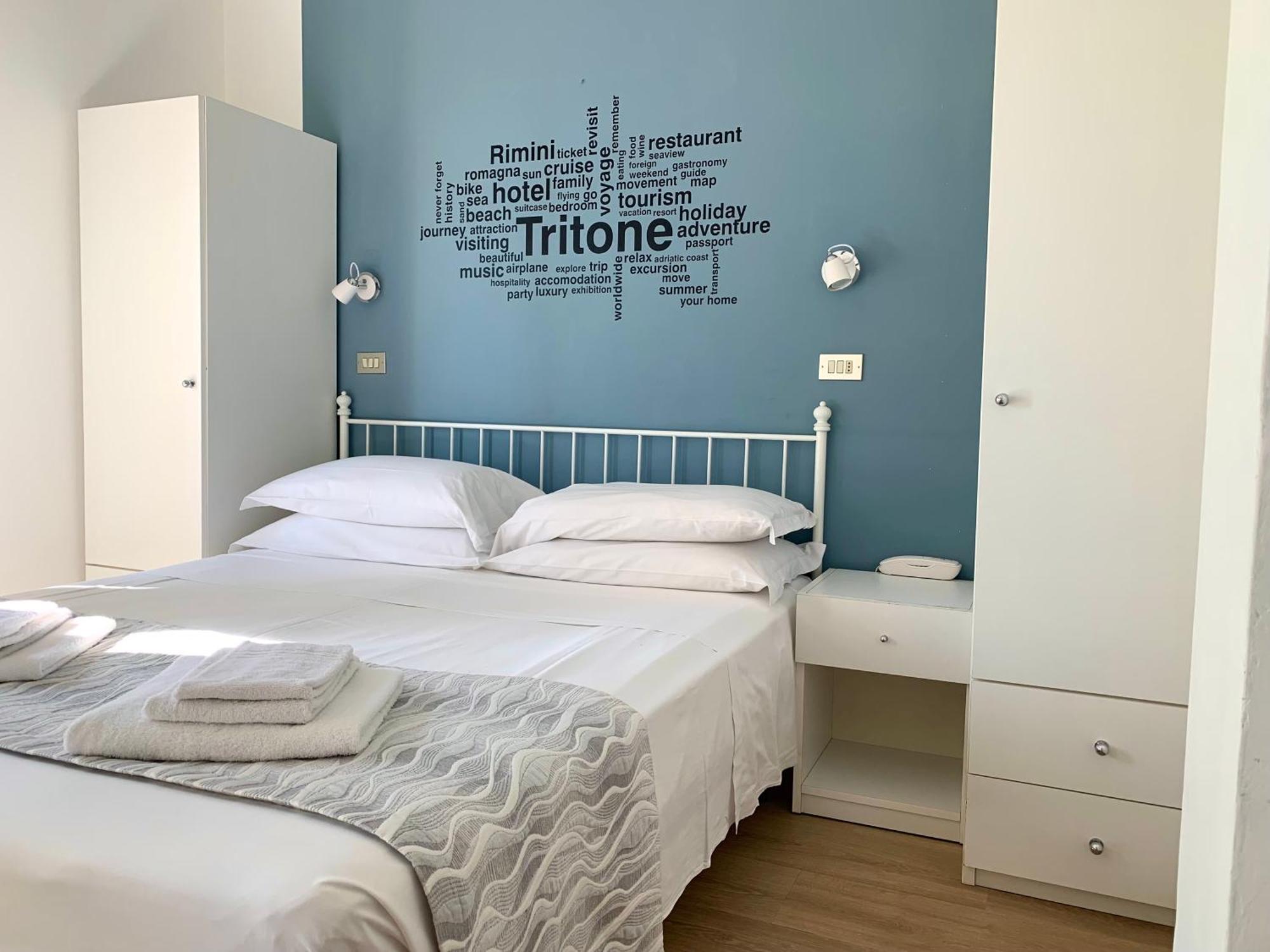 Hotel Tritone Rimini Room photo