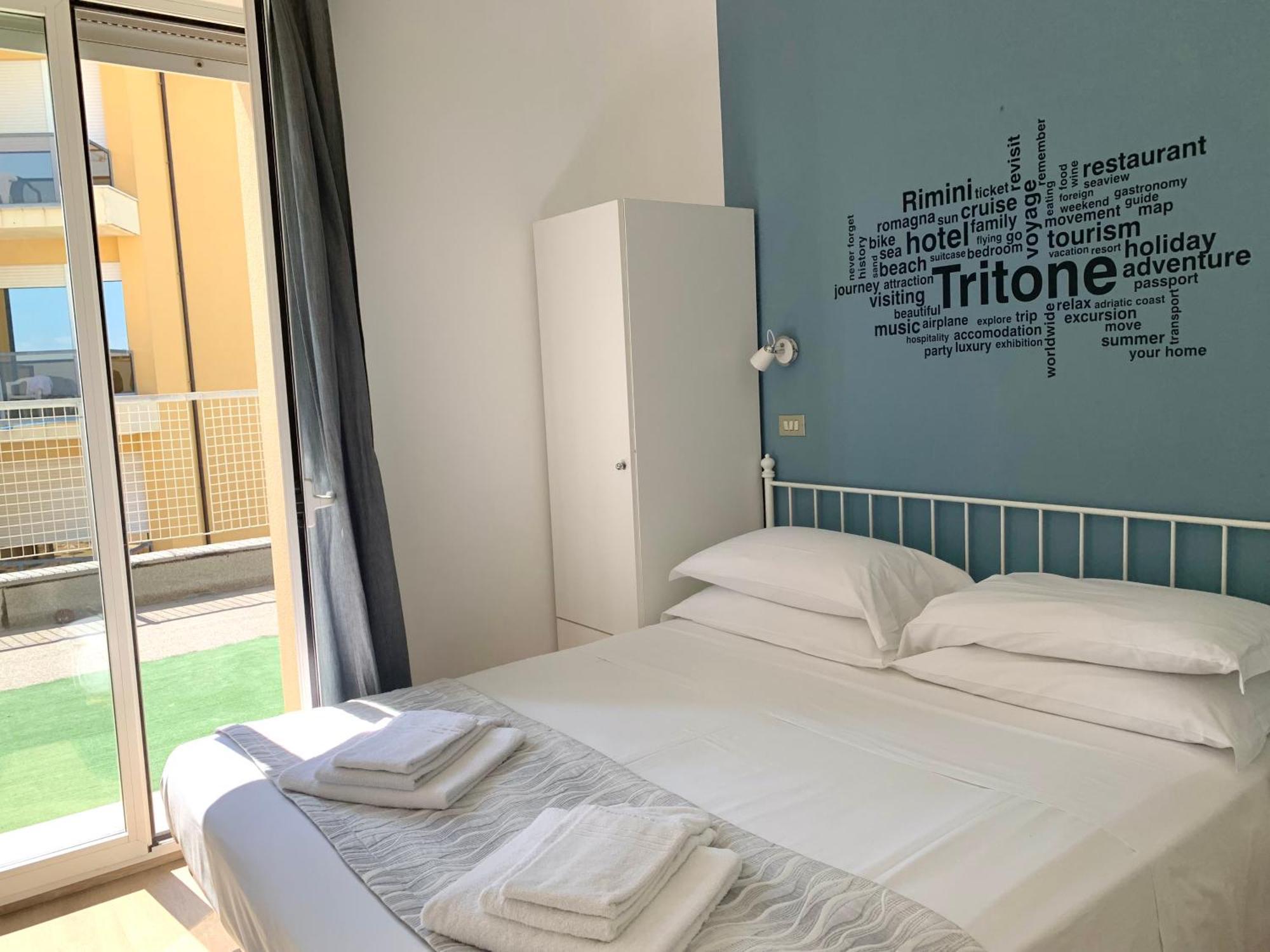 Hotel Tritone Rimini Room photo