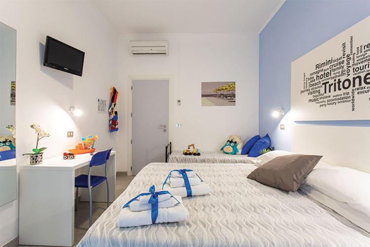 Hotel Tritone Rimini Exterior photo