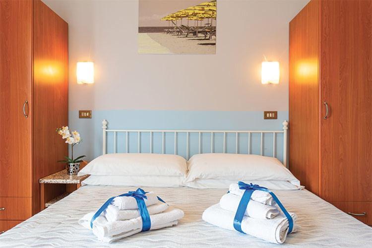Hotel Tritone Rimini Exterior photo